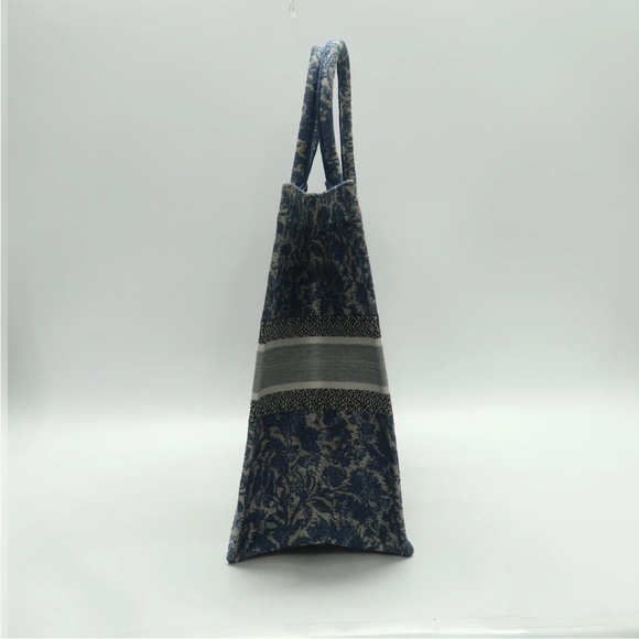 Dior Floral Blue Tote Bag - Picture 5 of 15